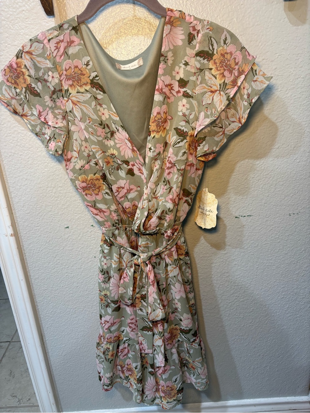 Altar'd State Women's Midi Dress Floral Print, Size Medium NWT